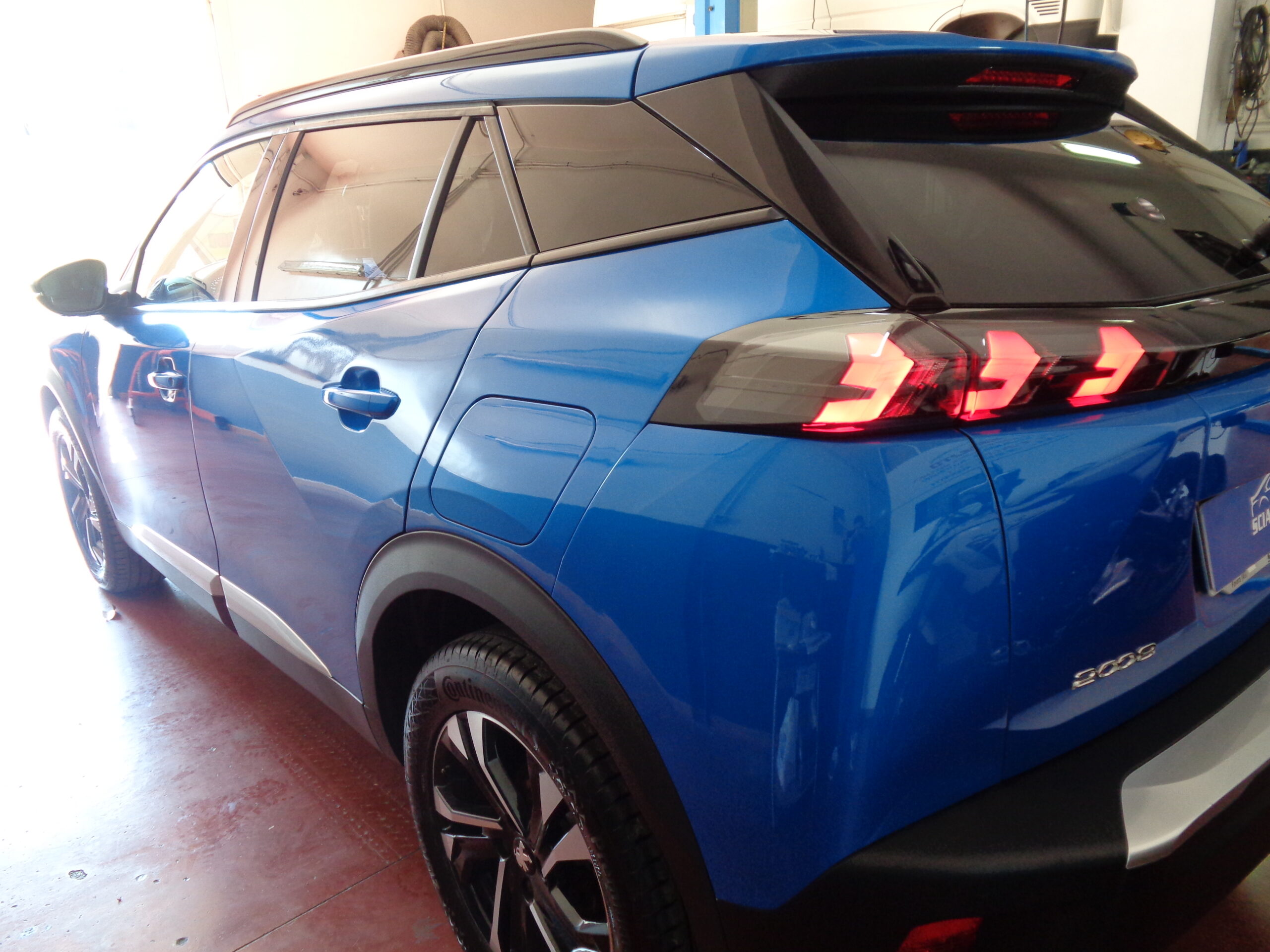 PEUGEOT 2008 BLUEHDi 130 S&S EAT8 ALLURE