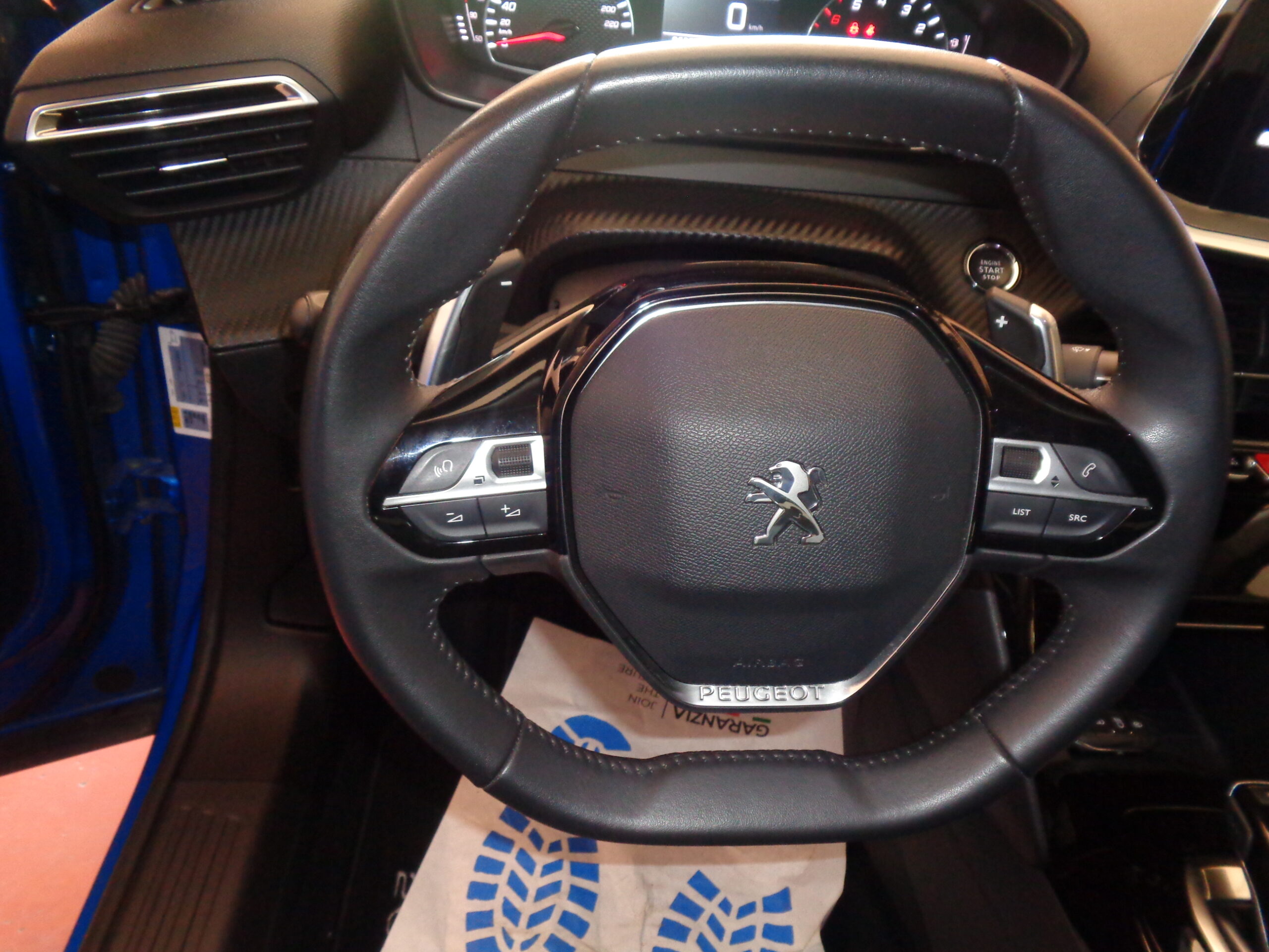 PEUGEOT 2008 BLUEHDi 130 S&S EAT8 ALLURE