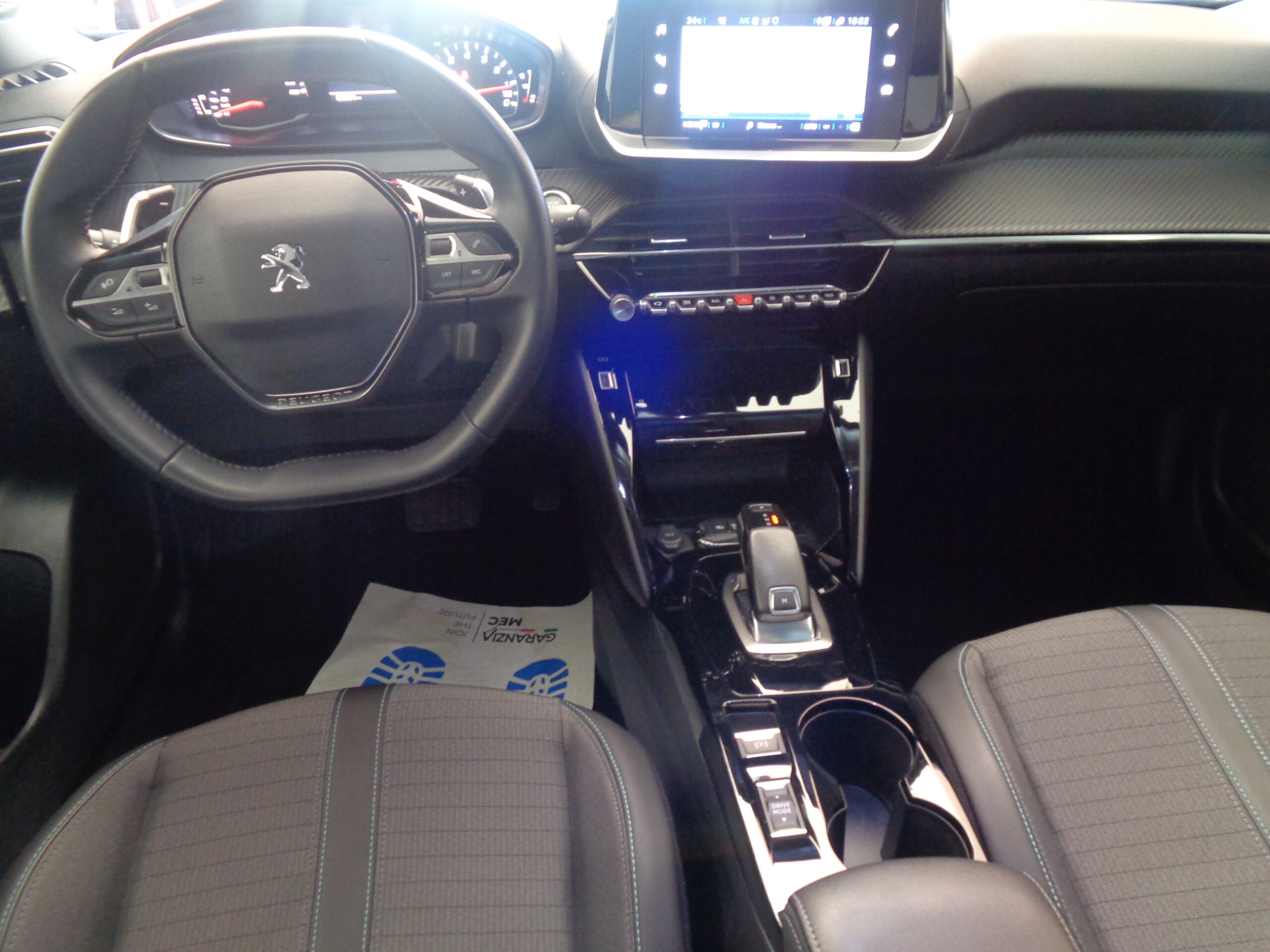 PEUGEOT 2008 BLUEHDi 130 S&S EAT8 ALLURE