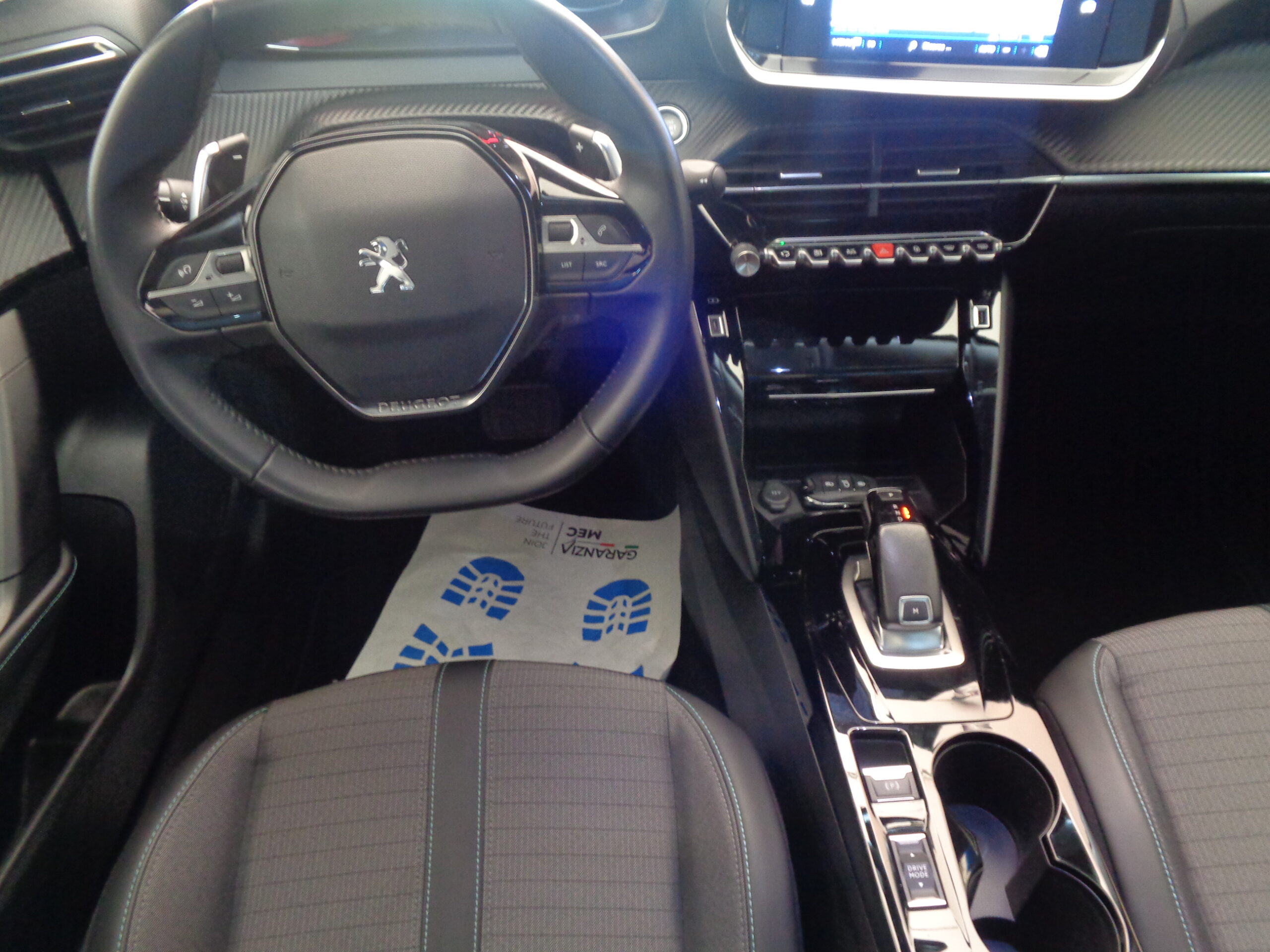 PEUGEOT 2008 BLUEHDi 130 S&S EAT8 ALLURE