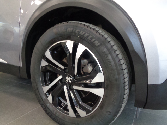 Peugeot 2008 BlueHDi 110 S&S Allure