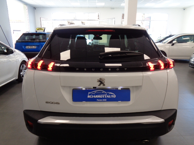 Peugeot 2008 BlueHDi 130 S&S EAT8 Allure