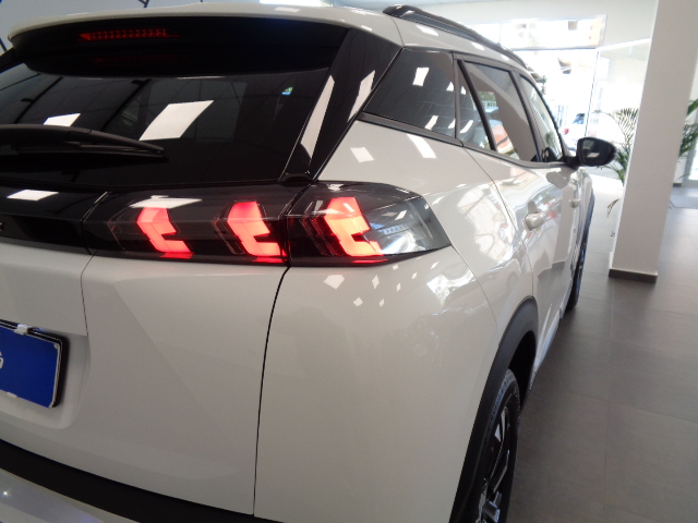 Peugeot 2008 BlueHDi 130 S&S EAT8 Allure