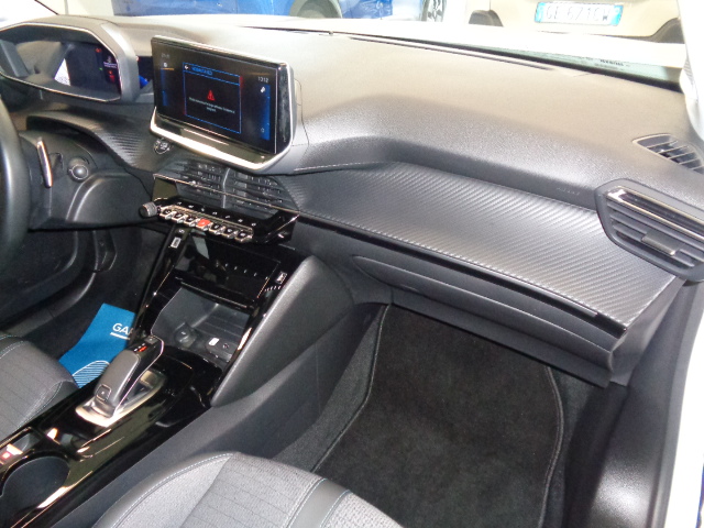 Peugeot 2008 BlueHDi 130 S&S EAT8 Allure