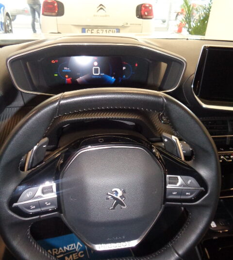 Peugeot 2008 BlueHDi 130 S&S EAT8 Allure