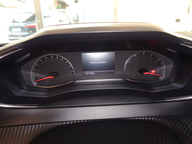 Peugeot 2008 BlueHDi 110 S&S Allure Pack