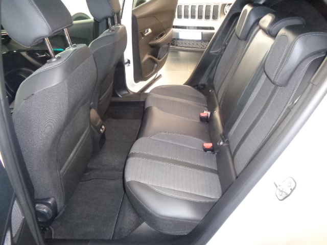 Peugeot 2008 BlueHDi 110 S&S Allure Pack