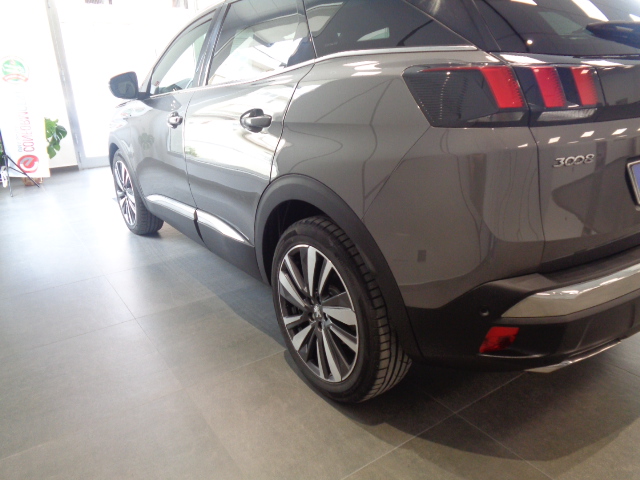 PEUGEOT 3008 GTI LINE