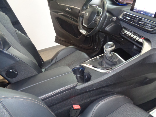 PEUGEOT 3008 GTI LINE