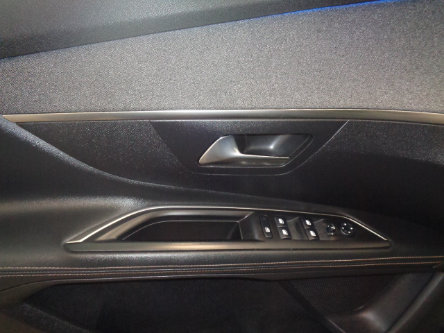 PEUGEOT 3008 GTI LINE