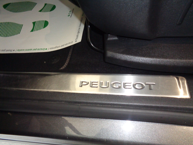 PEUGEOT 3008 GTI LINE