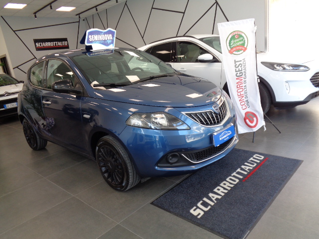Lancia Ypsilon 1.0 FireFly 5 porte S&S Hybrid Gold