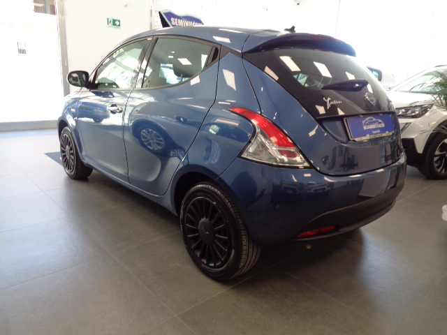Lancia Ypsilon 1.0 FireFly 5 porte S&S Hybrid Gold