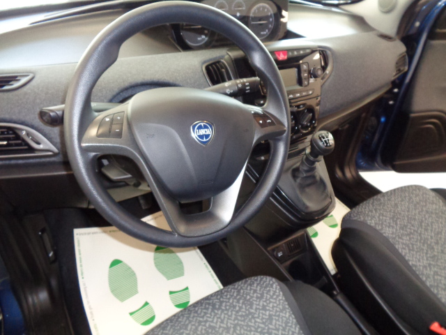 Lancia Ypsilon 1.0 FireFly 5 porte S&S Hybrid Gold