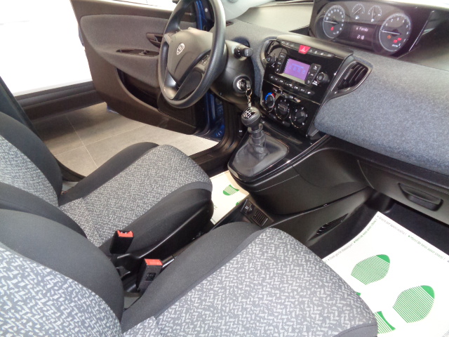 Lancia Ypsilon 1.0 FireFly 5 porte S&S Hybrid Gold