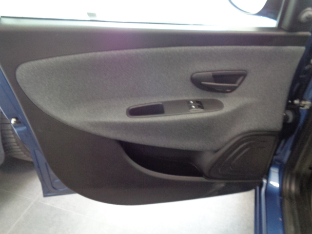 Lancia Ypsilon 1.0 FireFly 5 porte S&S Hybrid Gold