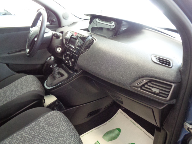 Lancia Ypsilon 1.0 FireFly 5 porte S&S Hybrid Gold